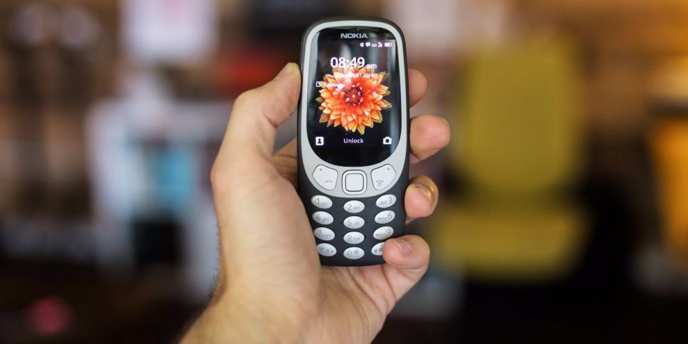 Escaping the Digital Siren Song: My Adventures with a Dumb Phone