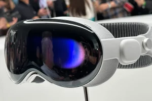 Apple's AR/VR Headset: A Glimpse into the Immersive Future, or Just Hype?