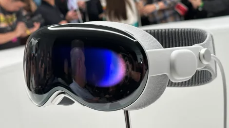 Apple's AR/VR Headset: A Glimpse into the Immersive Future, or Just Hype?