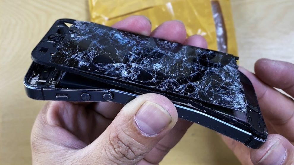 DIY Broken Screen Repair: Can You Fix It Yourself (Without Manufacturer Tools)?