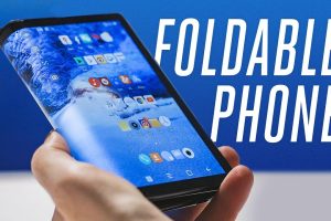 Foldable Screens and Devices Go Mainstream: The Shape of Tech to Come