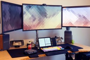 How to Set Up a Triple Monitor Workstation for Maximum Productivity
