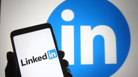 How to Stop LinkedIn from Telling People You Viewed Their Profile