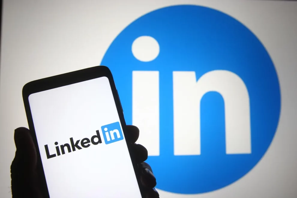 How to Stop LinkedIn from Telling People You Viewed Their Profile