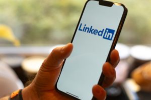 AI to the Rescue? LinkedIn Unveils AI Job Coach with Resume Revamp and Cover Letter Magic