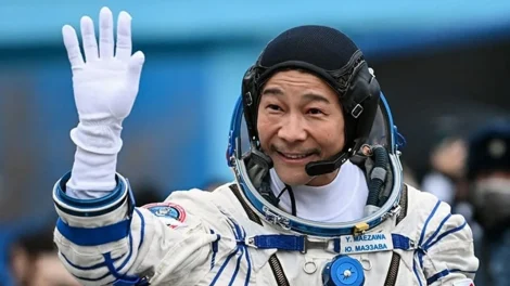 Japanese Billionaire Yusaku Maezawa Cancels SpaceX Moon Mission Amid Starship Delays