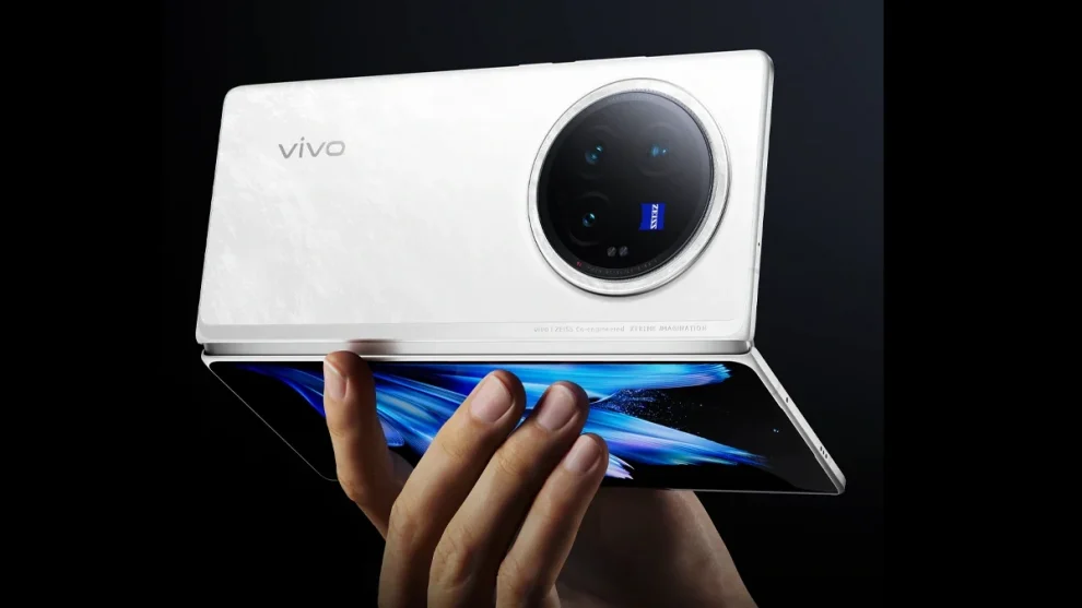 Unfolding Photographic Excellence: The Vivo X Fold 3 Pro with Zeiss Camera Tech