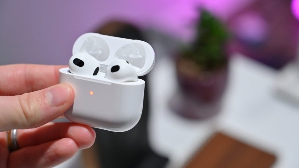 Hearing and Seeing the Future: Apple AirPods with Built-in Cameras on the Horizon?