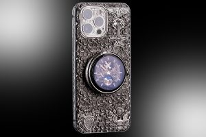 The Stuarthughes iPhone 15 Pro Platinum & Black Diamond Time Edition