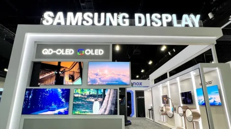 A Pixel Perfect Display? Samsung OLEDs Light Up the Future of iPhone and Pixel