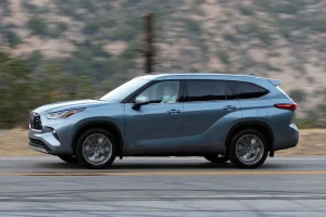 Toyota Highlander Hybrid: A Refined Blend of Space, Efficiency, and Capability