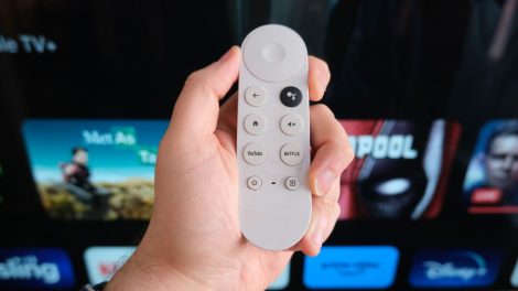 Hands-on with the Google's New Home Panel and AI-Powered Chromecast