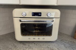 Smeg's Combi Steam Oven Delivers Culinary Excellence with an Identity Crisis