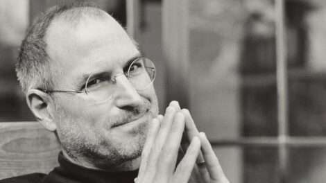 Steve Jobs and Warren Buffett’s Cash Conundrum: A Tale of Two Titans