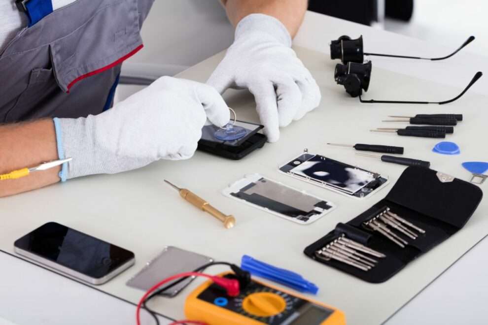 DIY Battery Replacement: Unlocking New Life for Aging iPhones at Home