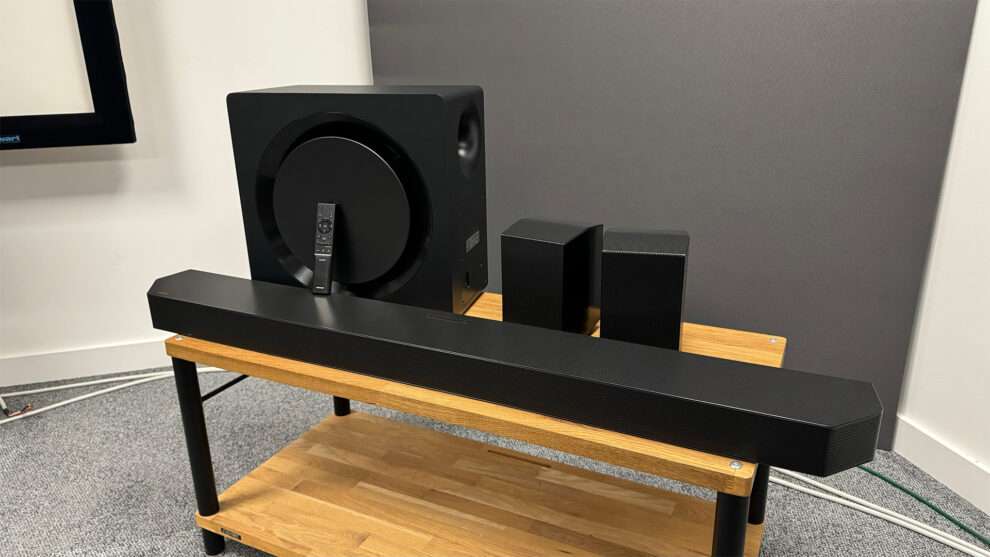 Samsung’s Flagship Soundbar Q990D Faces Mass Firmware Crash: Owners Report ‘Bricked’ Units